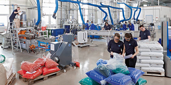 foto SKZ testruimte SKZ met Brabender machines