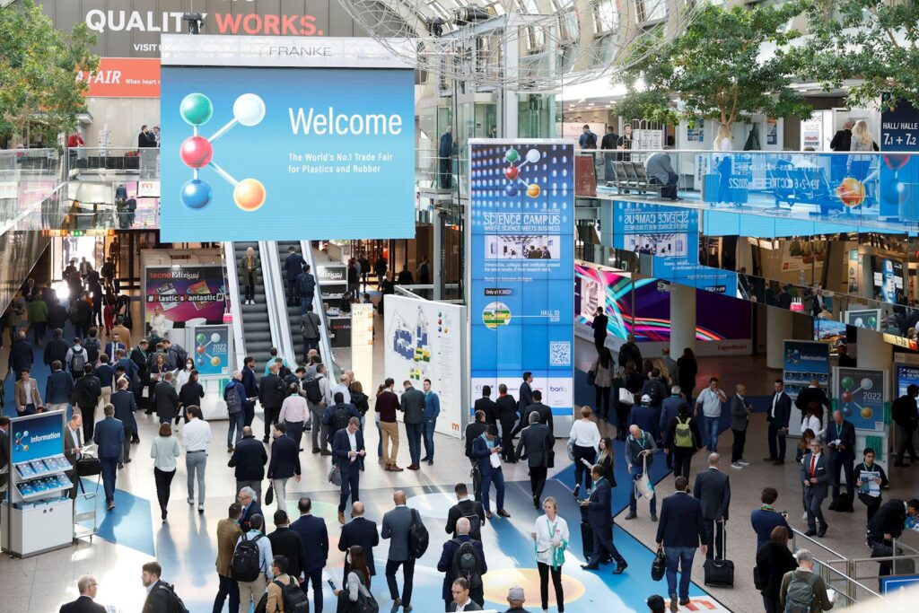 Four technology partners will present their innovations live at K 2025 in Düsseldorf. Visit ECON, Inspec.Tech, Kubota Brabender Technologie, and Bay Plastics Machinery for demonstrations and practical solutions that can be directly applied to your production process.